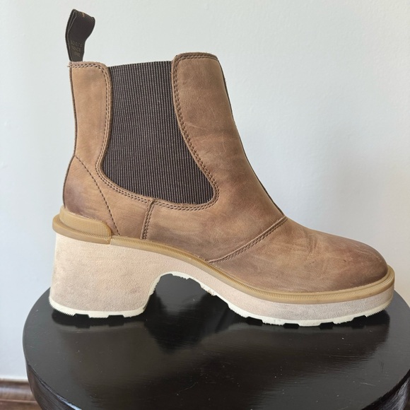 Sorel Hi-Line™ Heel Chelsea Brown Umber Boots Size 9.5 Women’s - Picture 4 of 8